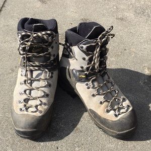 La Sportiva Walking on the Moon Boots